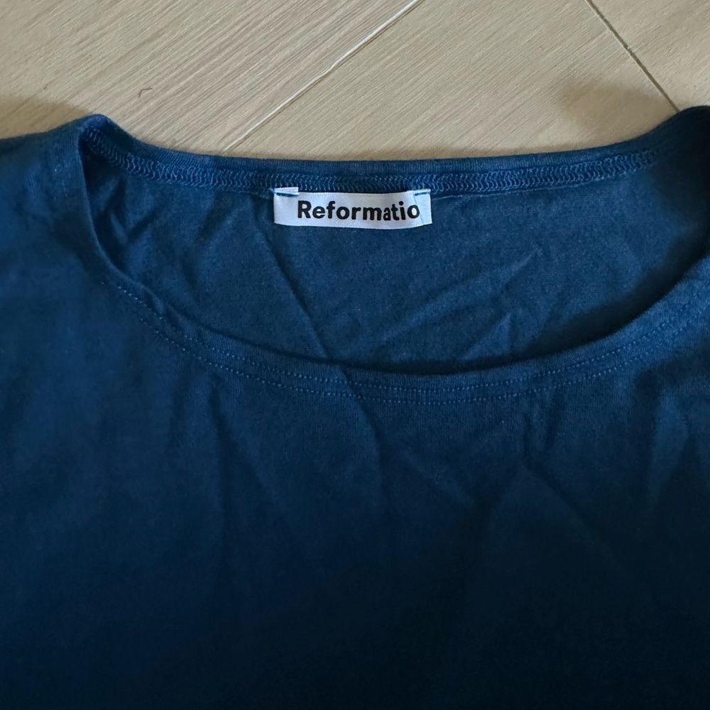 Reformation blue muscle crop top - Picture 2 of 2